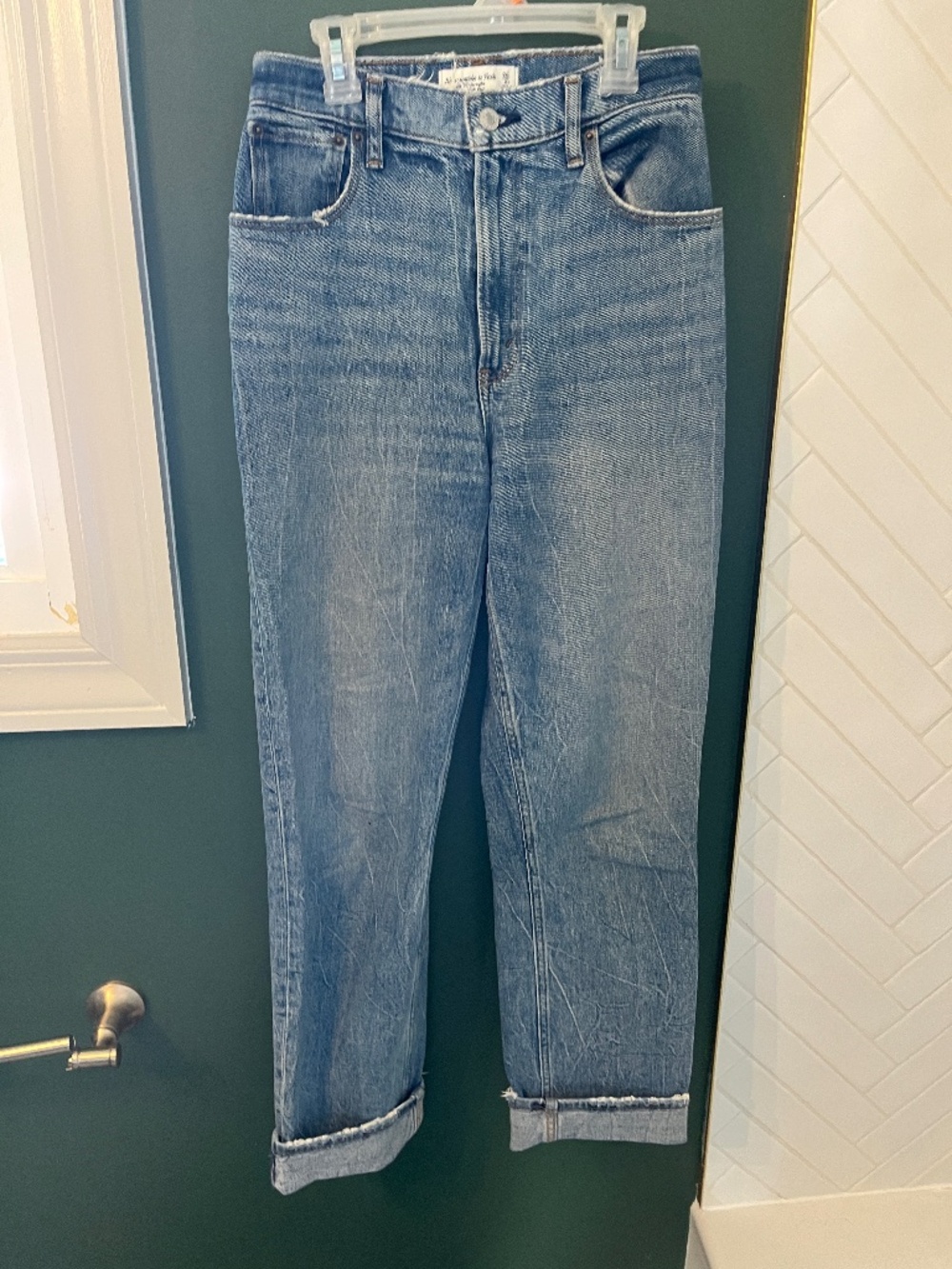 Abercrombie & Fitch The 90s Straight Ultra High Rise Jeans